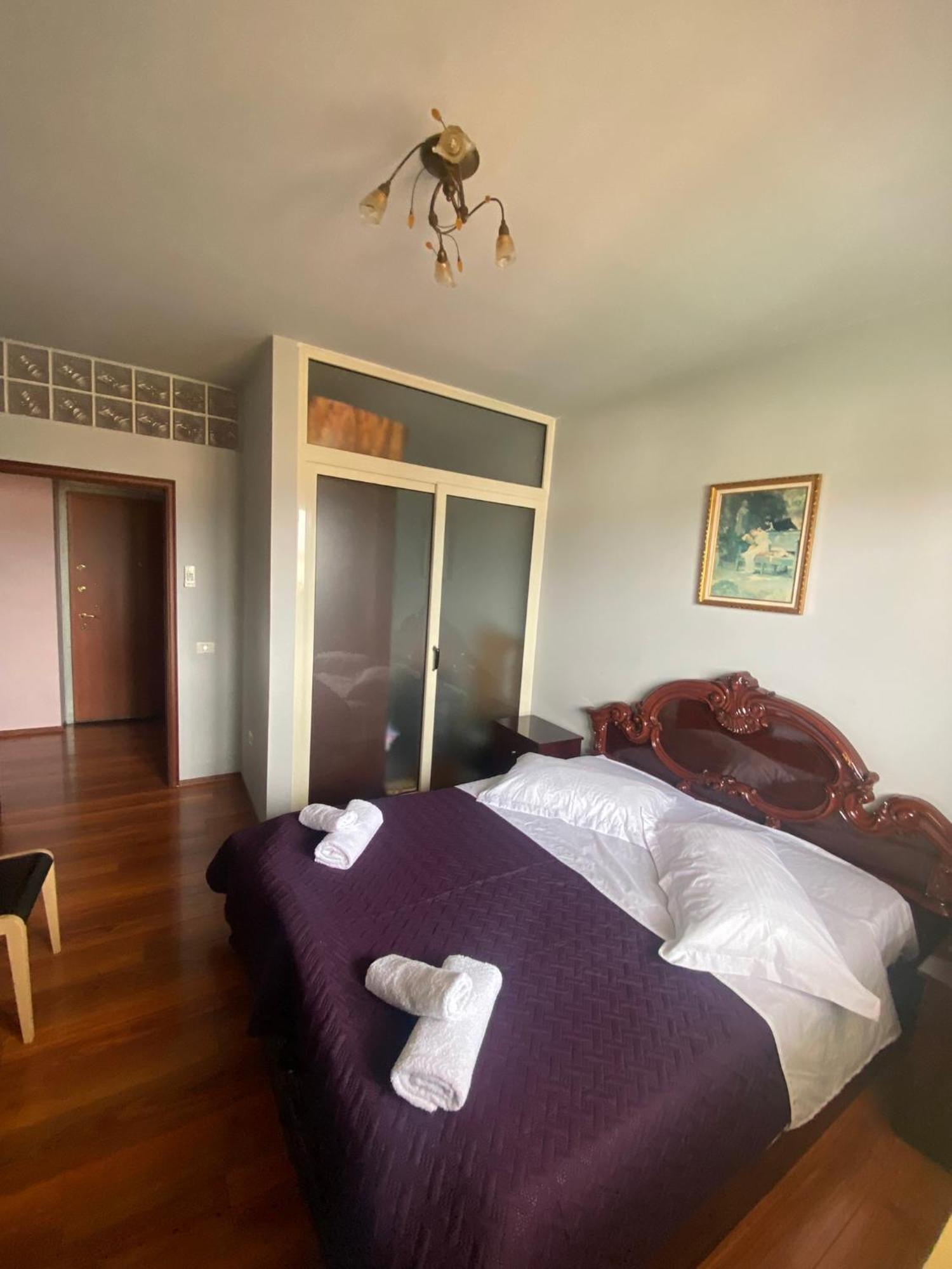 The Night Centre Apartment Shkoder